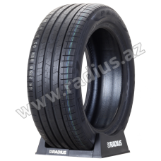 Pzero Luxury Saloon 275/40 R21 